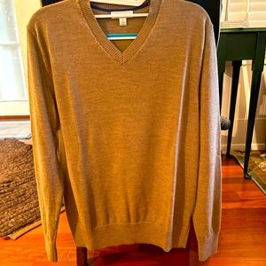 Men's small, 100% extra fine merno wool. Like new, perfect for young man.